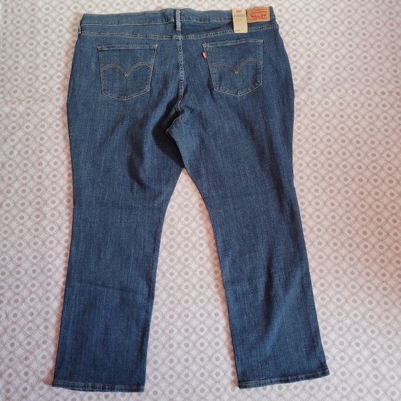 Levi's Jeans - Picture 2 of 3